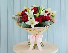Букет цветов из:  Лилии и Розы в Симе