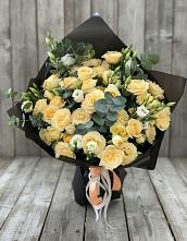 Букет цветов из:  Розы и Лизиантусы в Симе