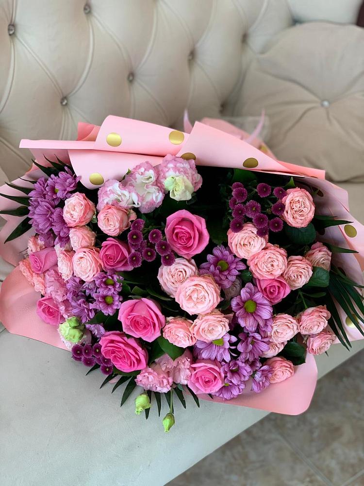 Букет цветов из: Хризантемы, Розы и Лизиантусы в Симе