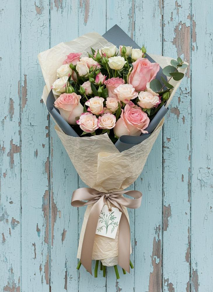 Букет цветов из: Розы в Симе