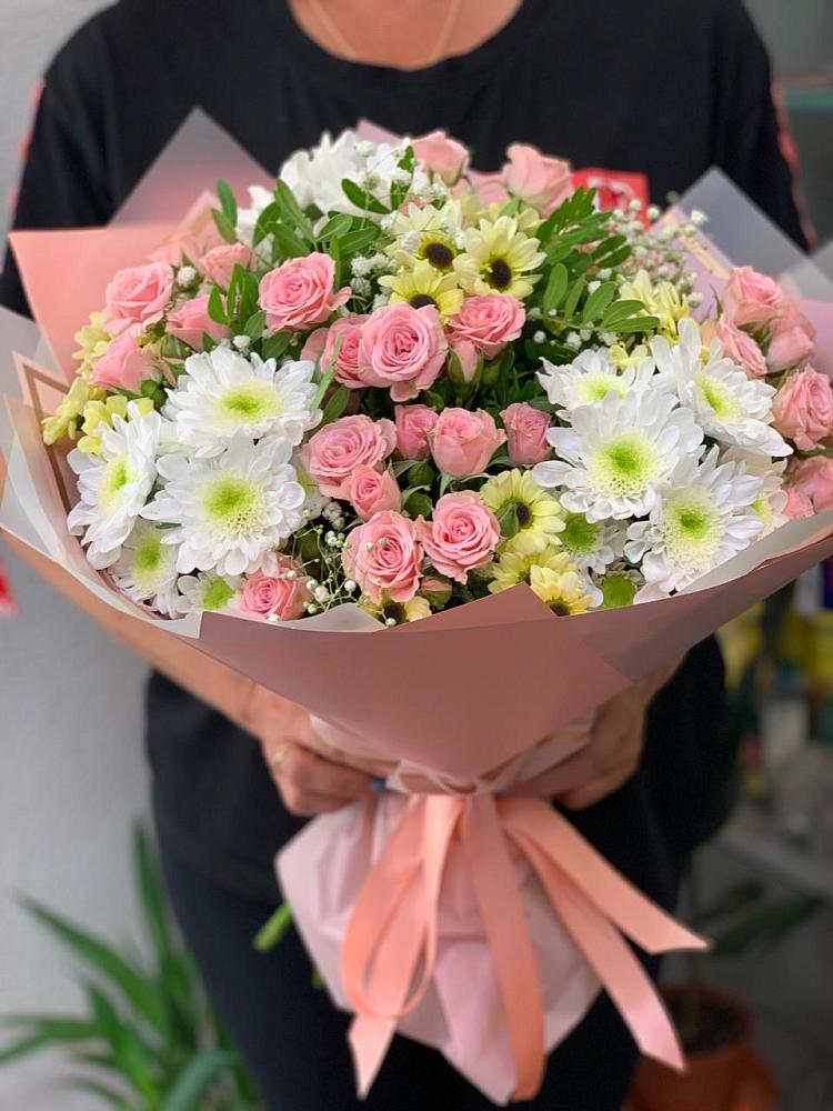 Букет цветов из: Розы и Хризантемы в Симе