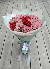 Букет цветов из:  Альстромерии в Симе