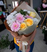 Букет цветов из:  Герберы, Розы и Хризантемы в Симе