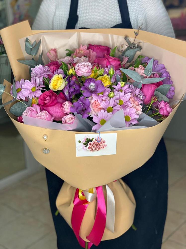 Букет цветов из: Хризантемы, Гвоздики и Альстромерии в Симе