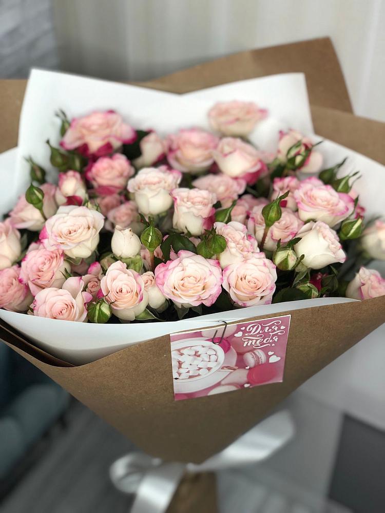 Букет цветов из: Розы в Симе