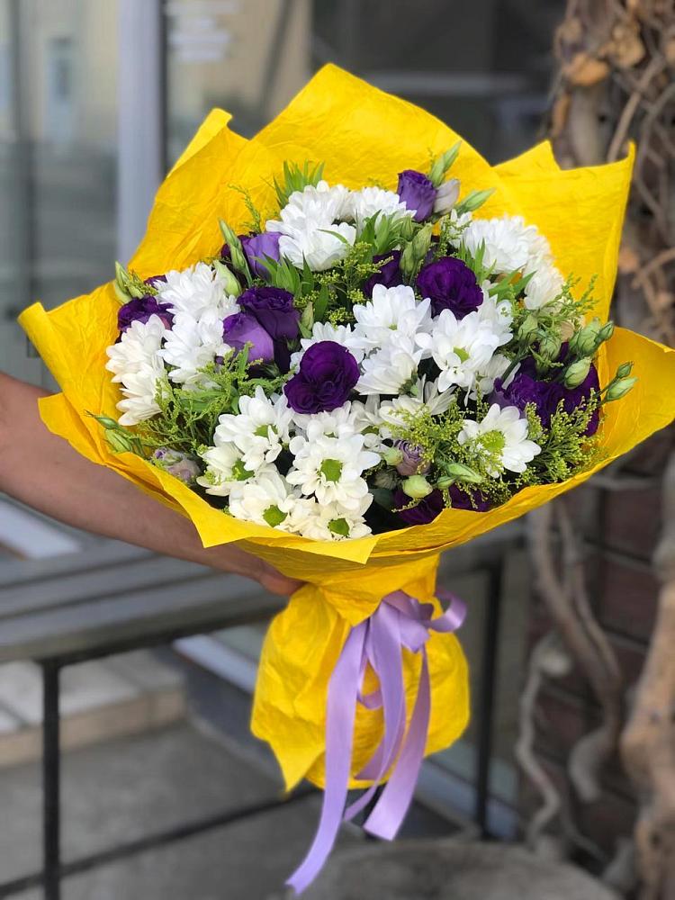 Букет цветов из: Ирисы, Хризантемы и Ромашки в Симе