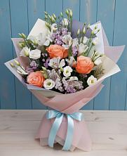 Букет цветов из:  Лизиантусы, Розы, Альстромерии и Гипсофила в Симе