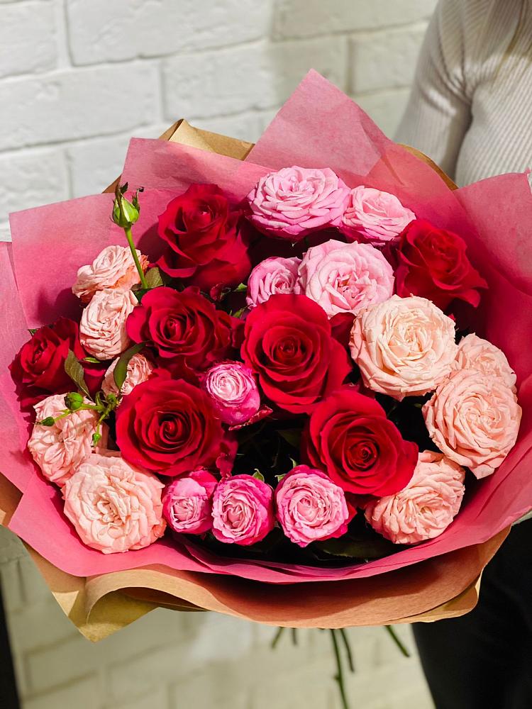 Букет цветов из: Розы в Симе