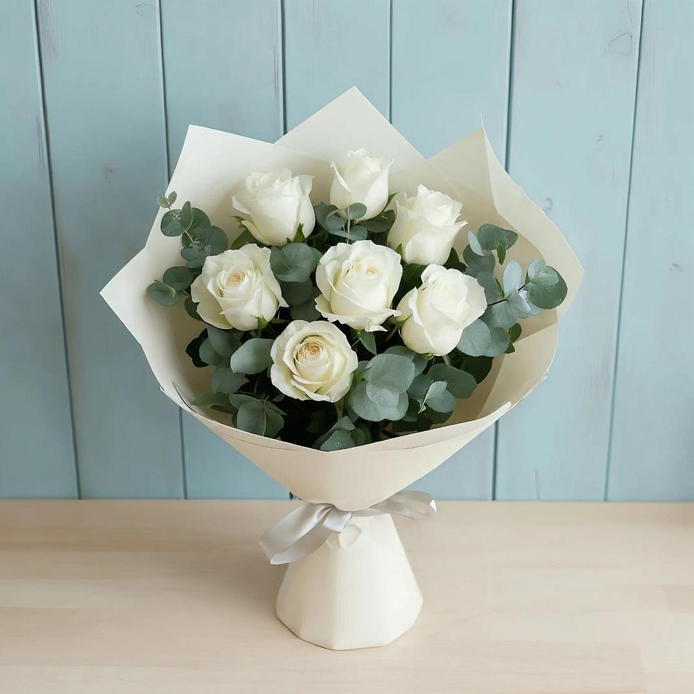 Букет Белые розы в Эвкалипте в Симе