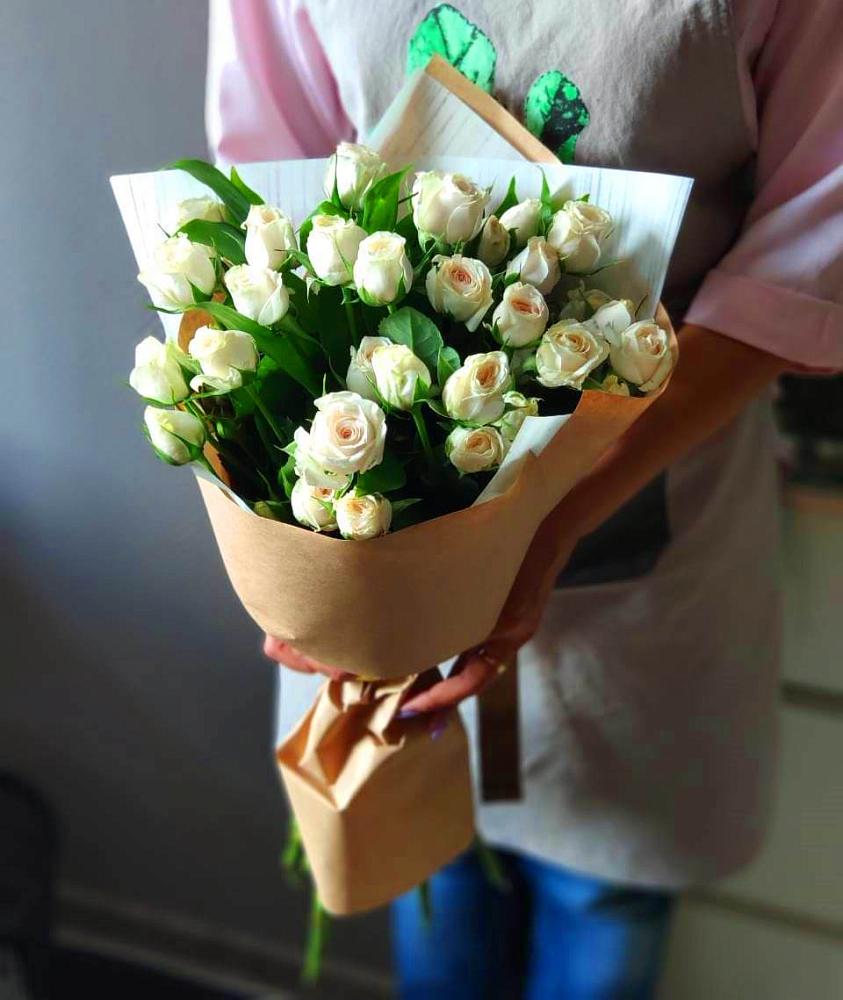 Букет цветов из: Розы в Симе